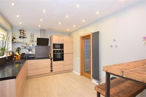 36 Thistle Road, Gravesend, DA12 2JS