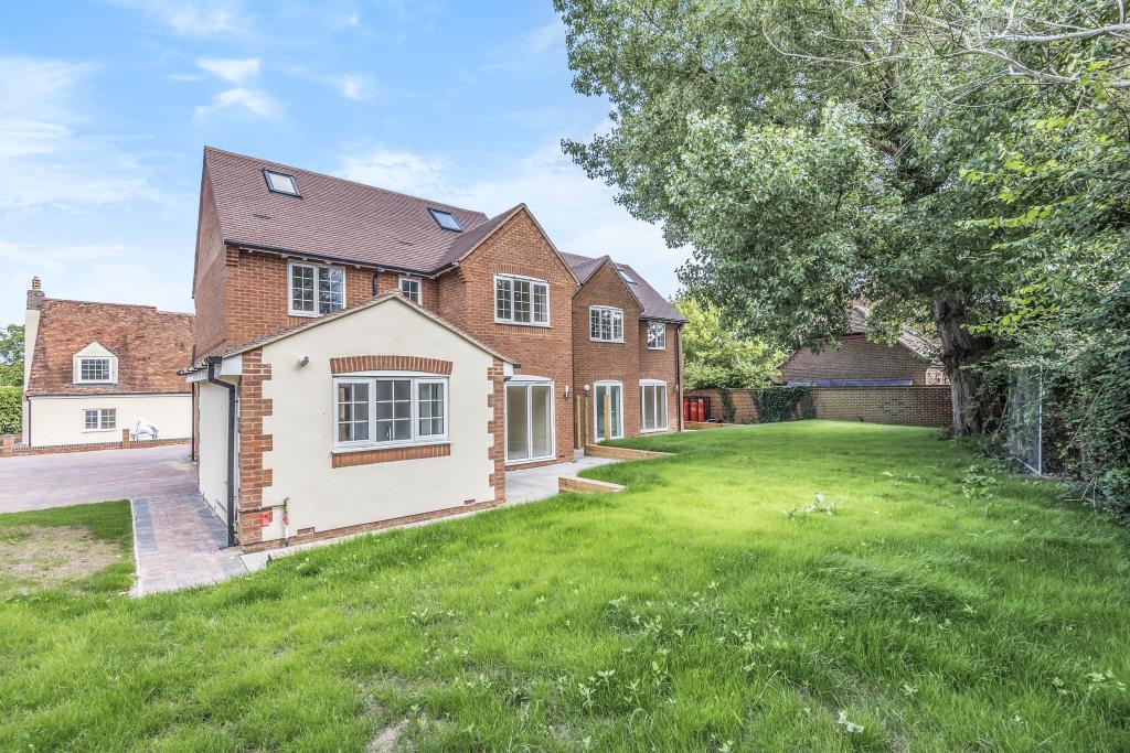 Oakley, Bucks/Oxon Borders, HP18 4 bed detached house £500,000