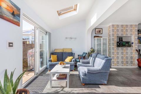 88 Station Crescent, Ashford, TW15 3HL