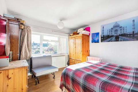 88 Station Crescent, Ashford, TW15 3HL