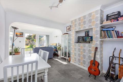 88 Station Crescent, Ashford, TW15 3HL