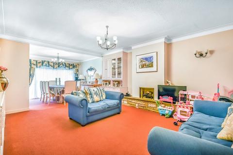 38 Broadhurst Avenue, Edgware, HA8 8TS