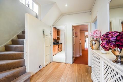 38 Broadhurst Avenue, Edgware, HA8 8TS