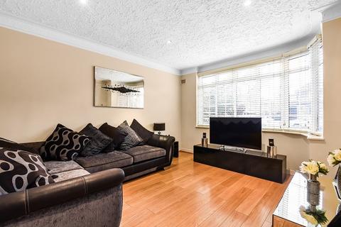 38 Broadhurst Avenue, Edgware, HA8 8TS