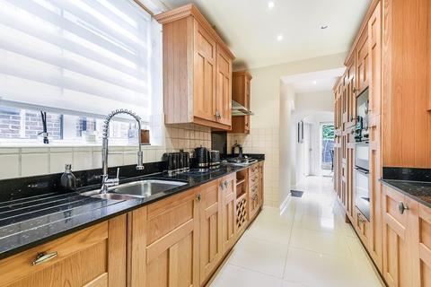 38 Broadhurst Avenue, Edgware, HA8 8TS