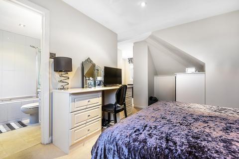 38 Broadhurst Avenue, Edgware, HA8 8TS