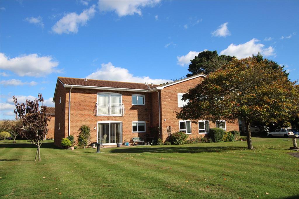 Montagu Park, Highcliffe, Dorset, BH23 2 bed apartment £250,000