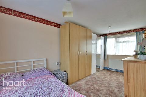 10 Bracknell, Wellingborough, NN8 3TF