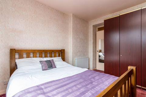 26/4 Lochend Drive, Edinburgh, EH7 6DJ