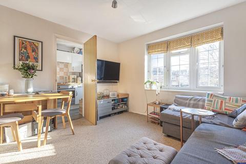 16 Cromwell Close, London, W3 6BN