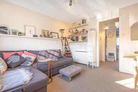 16 Cromwell Close, London, W3 6BN