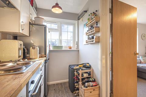 16 Cromwell Close, London, W3 6BN