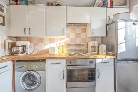 16 Cromwell Close, London, W3 6BN