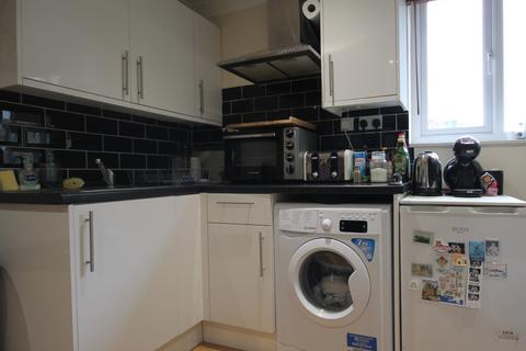 Studio to rent, Malden Road, Chalk Farm, NW5