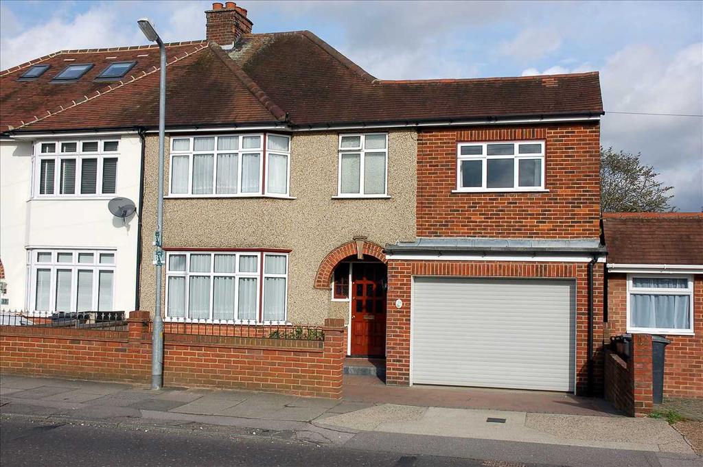 Gloucester Avenue, Chelmsford 5 bed semidetached house £525,000
