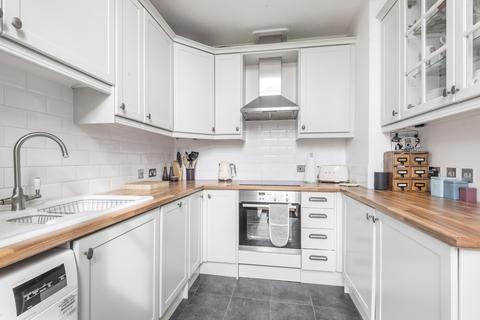 9 Cardwells Keep, Guildford, GU2 9PD