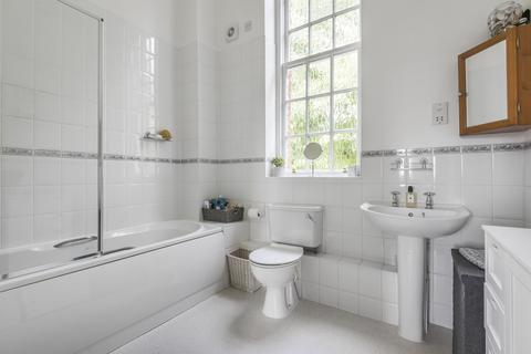 9 Cardwells Keep, Guildford, GU2 9PD