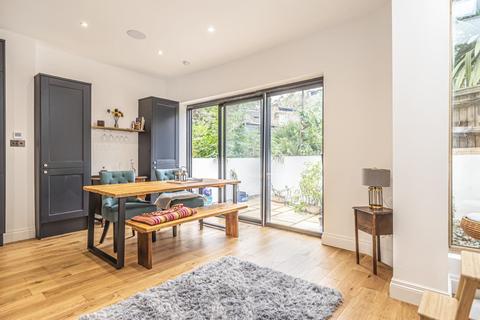 30 Ramsay Road, London, W3 8AZ