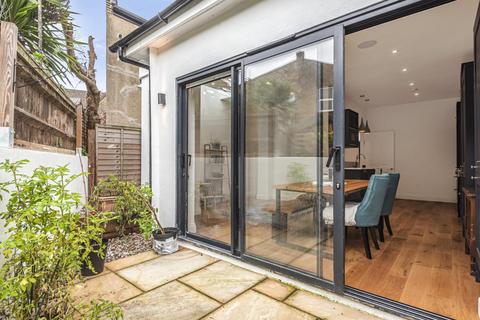 30 Ramsay Road, London, W3 8AZ