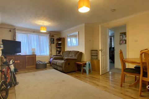 2 bedroom ground floor flat to rent, Baiter Park, Poole