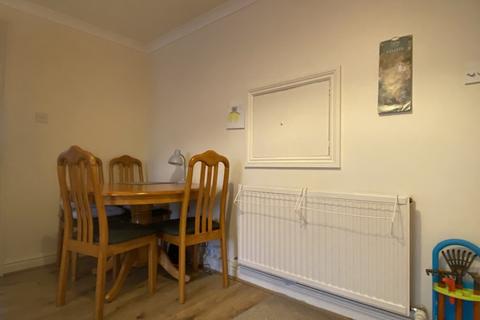 2 bedroom ground floor flat to rent, Baiter Park, Poole