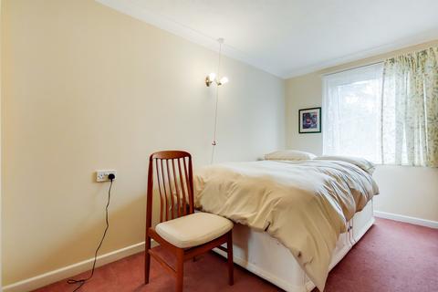 Flat 28, Alden Court, 1 Fairfield Path, Croydon, CR0 5QN