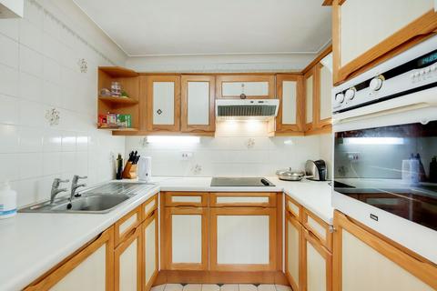 Flat 28, Alden Court, 1 Fairfield Path, Croydon, CR0 5QN