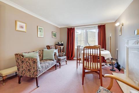 Flat 28, Alden Court, 1 Fairfield Path, Croydon, CR0 5QN