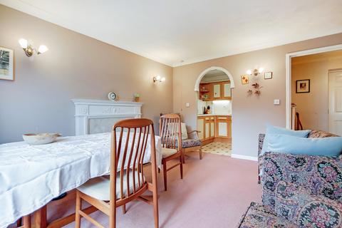 Flat 28, Alden Court, 1 Fairfield Path, Croydon, CR0 5QN