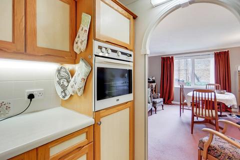 Flat 28, Alden Court, 1 Fairfield Path, Croydon, CR0 5QN