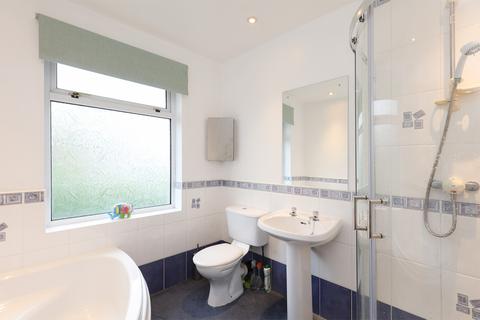 51 Lydgate Hall Crescent, Sheffield, S10 5NE