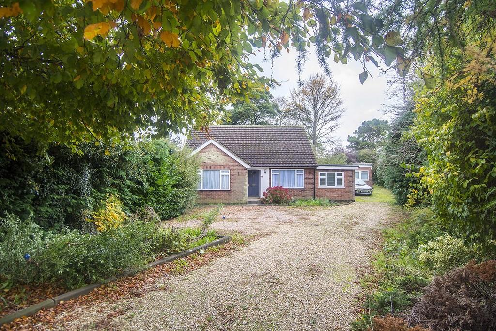 The Ridgeway, Market Harborough 4 bed detached bungalow £500,000 The Ridgeway, Market Harborough 4 bed detached bungalow £500,000