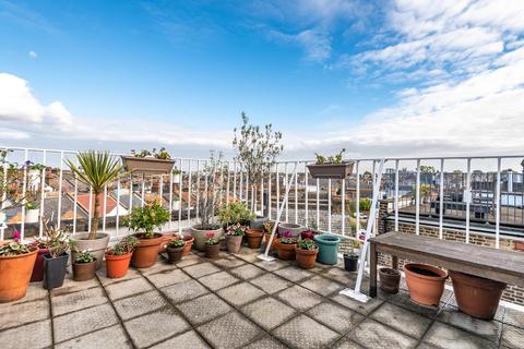 2c Boutflower Road, London, SW11 1RE