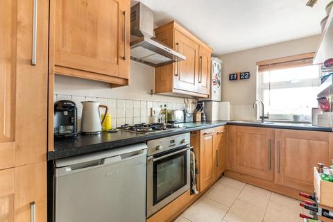 2c Boutflower Road, London, SW11 1RE