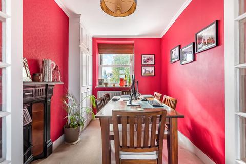 2c Boutflower Road, London, SW11 1RE