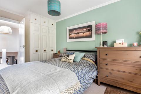 2c Boutflower Road, London, SW11 1RE