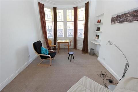 2 bedroom flat to rent, Strathyre Street, Shawlands G41