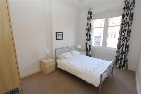 2 bedroom flat to rent, Strathyre Street, Shawlands G41