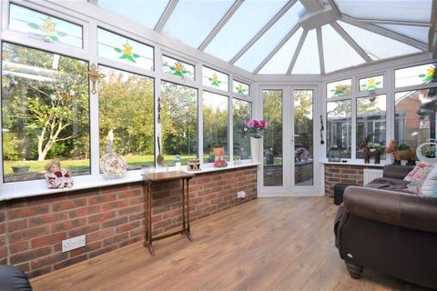 The Lions, 15 Felpham Way, Bognor Regis, PO22 8PT