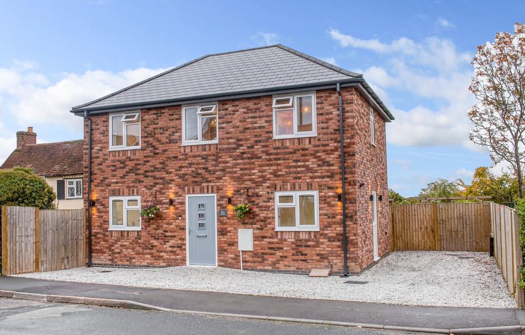 Crooks Lane, Studley B80 7QX 3 bed detached house £300,000