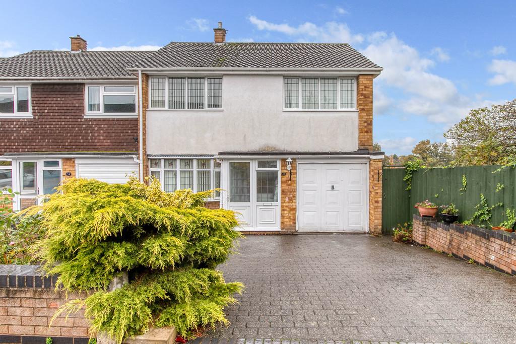 Wirehill Drive, Lodge Park, Redditch... 3 bed end of terrace house £235,000