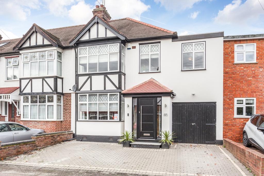 Chestnut Avenue, Buckhurst Hill, IG9 4 bed terraced house £725,000