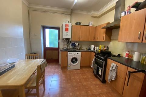 1 bedroom in a house share to rent - Colney Hatch Lane, London