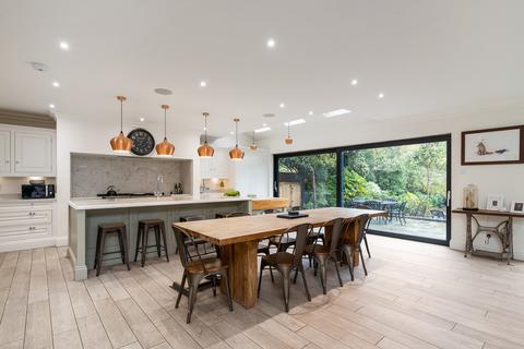 75 Stradbroke Grove, Buckhurst Hill, IG9 5PE