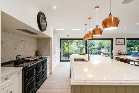 75 Stradbroke Grove, Buckhurst Hill, IG9 5PE