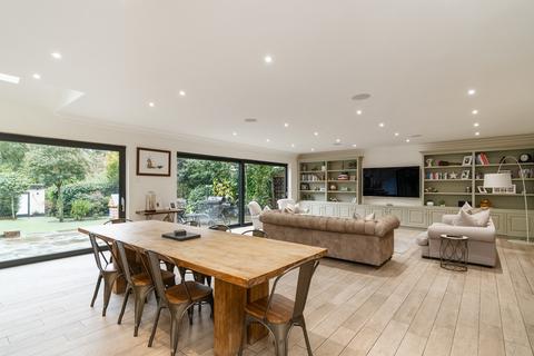 75 Stradbroke Grove, Buckhurst Hill, IG9 5PE