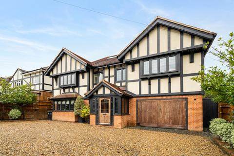 75 Stradbroke Grove, Buckhurst Hill, IG9 5PE