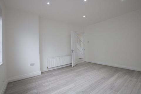 4 bedroom terraced house to rent, Coles Green Road, London