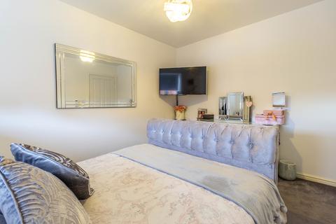 35 Meadow Drive, Aveley, South Ockendon, RM15 4DY