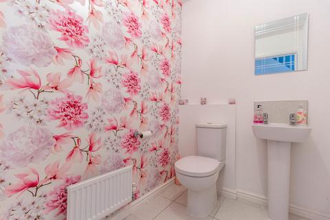 35 Meadow Drive, Aveley, South Ockendon, RM15 4DY